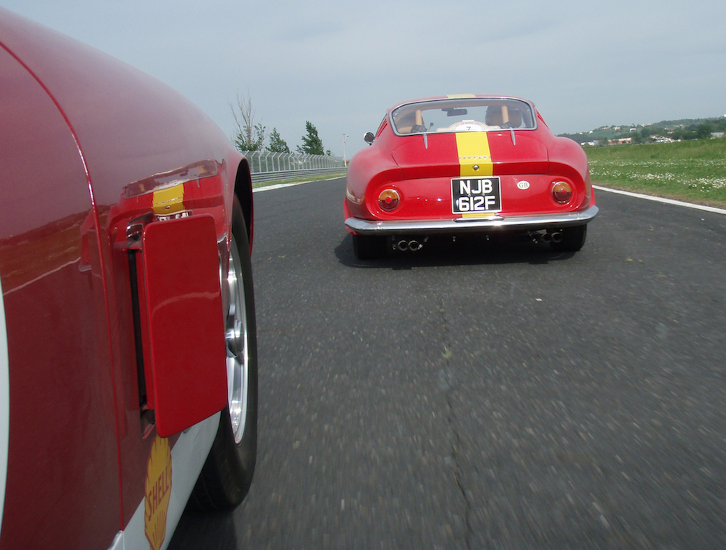 Le Tour Auto, l'un des derniers endroits où l'automobile, si critiquée, peut encore rouler en étant admirée(copyright archives AgrippA-mediA)