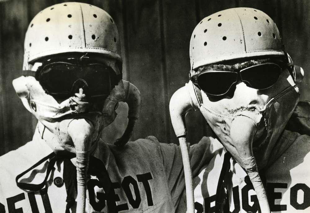 Star Wars ? Non, un équipage Peugeot du début du XXe siècle, peut-être engagé à Indianapolis.(copyright archives Fonds Montén)