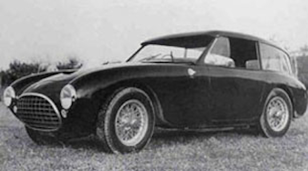 Elle n’a jamais couru sous cette carrosserie break, qui fut démontée en 1952.(copyright archives AgrippA-mediA /// Fonds Montén /// D.R.)